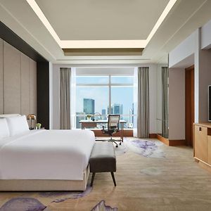Guest Room Club Lounge Access