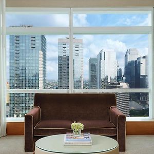 Pacific Suite Club Lounge Access